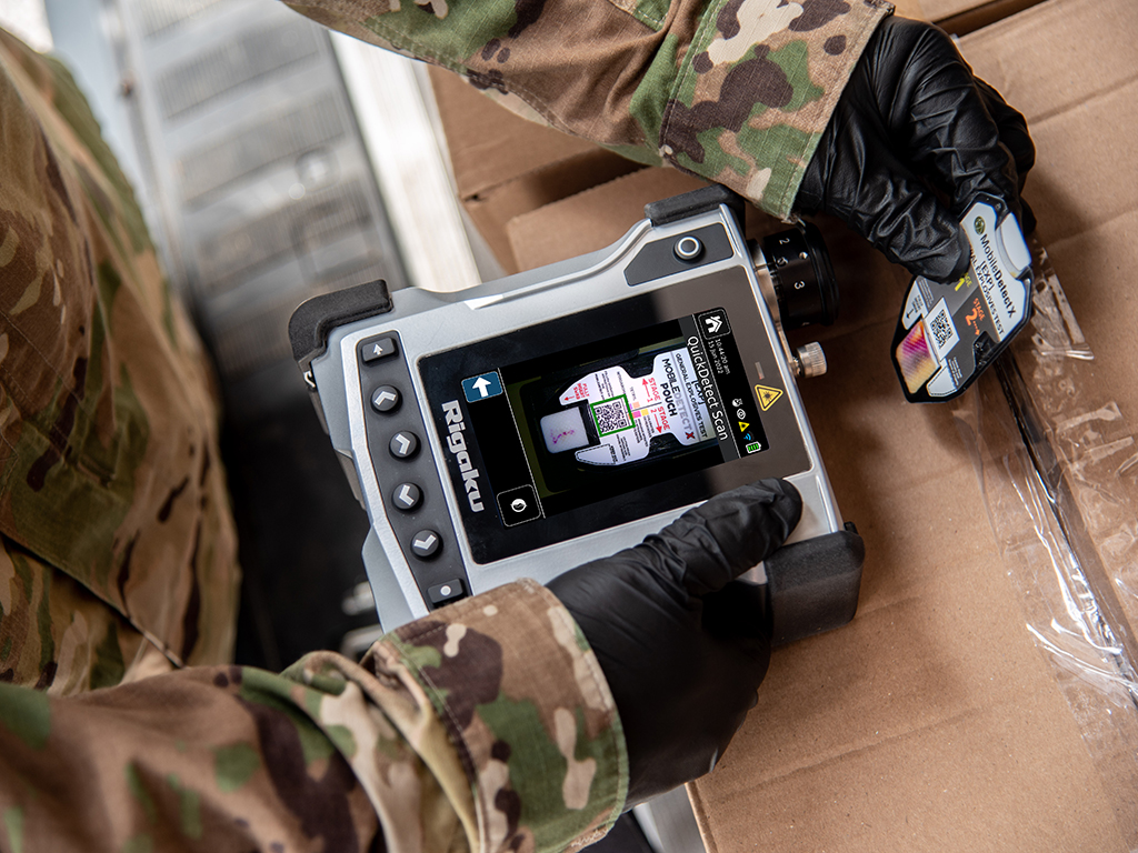 <strong>QuickDetect – przełom w wykrywaniu śladowych ilości substancji<br/>Dwie zaawansowane technologie w jednym urządzeniu</strong>